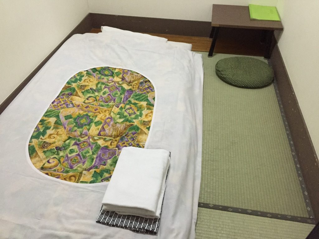 Chambre à la japonaise avec un lit futon