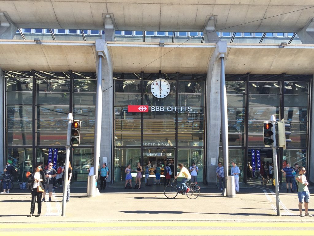 Gare de Lucerne en Suisse