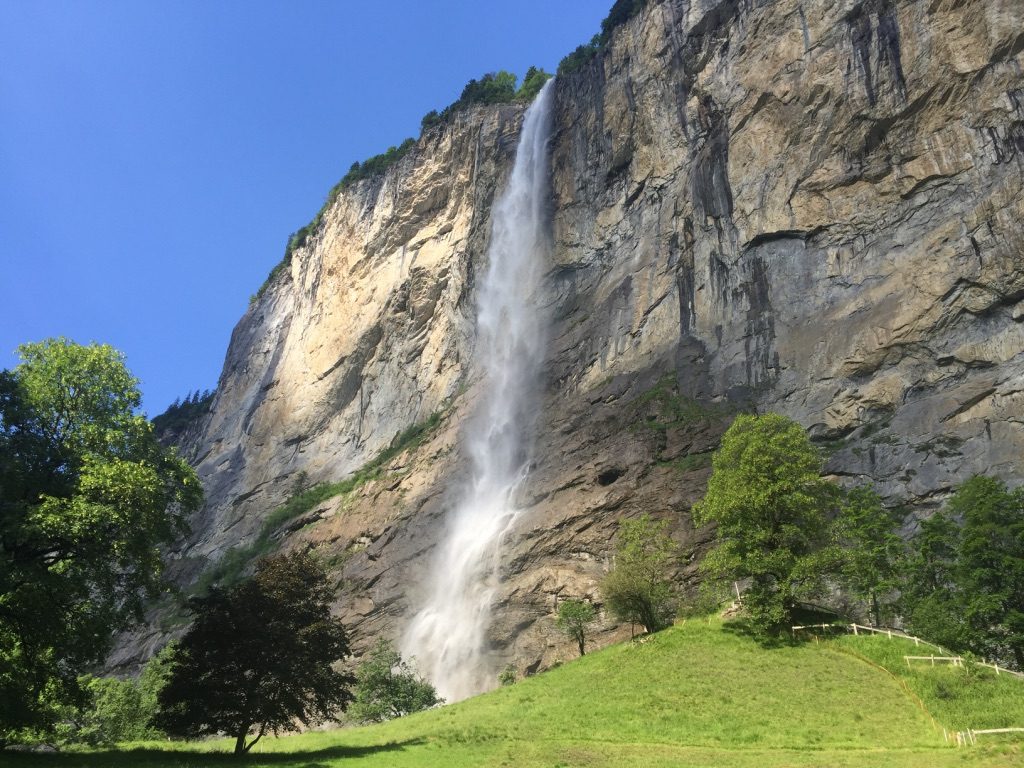 Les chutes du Staubbach à Lauterbrunnen en Suisse