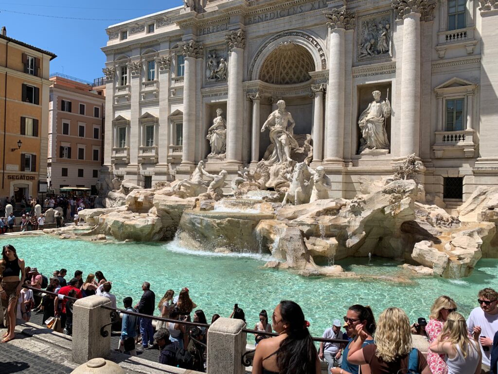 Fontana di Trevi pendant un voyage à Rome