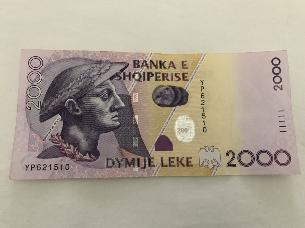 Monnaie albanaise
