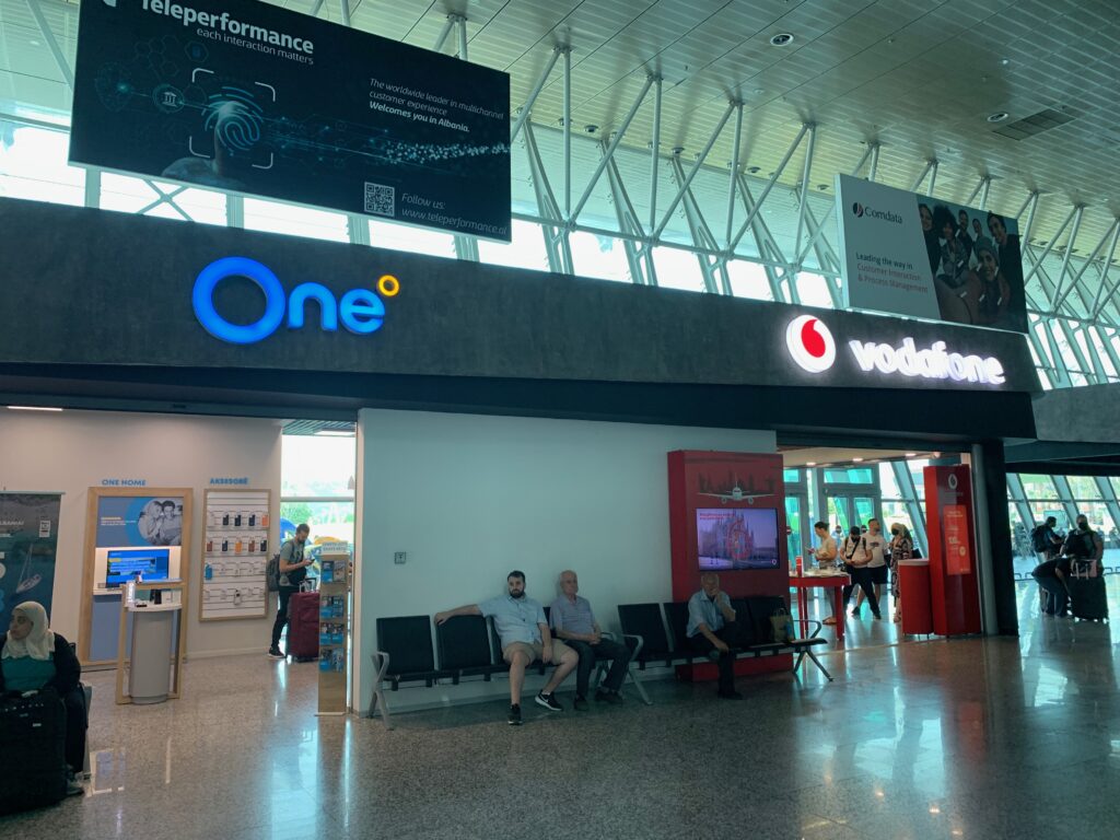 Fournisseurs de téléphonie à l'aéroport de Tirana