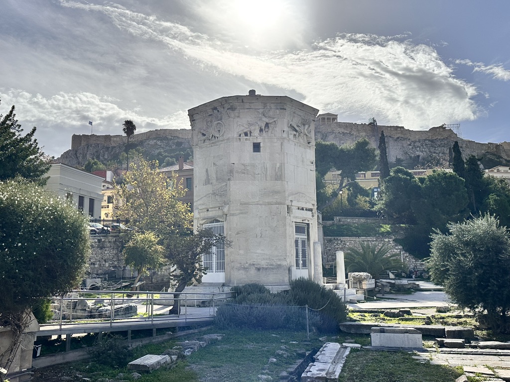 Tour des Vents à l'agora romaine à Athènes